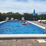 Flora Pensionat Pazin