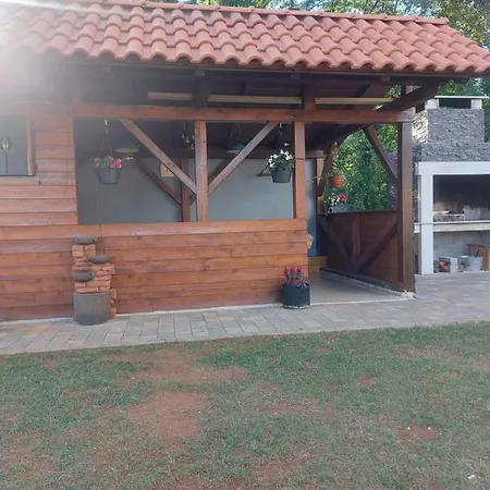 Guest house Flora Pazin
