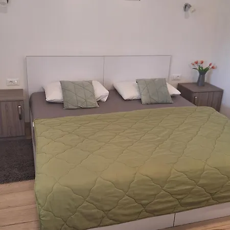 Flora Guest house 4*