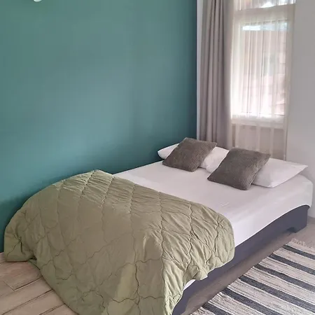 Gæstehus Flora 4*