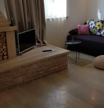 Flora Guest house 4*