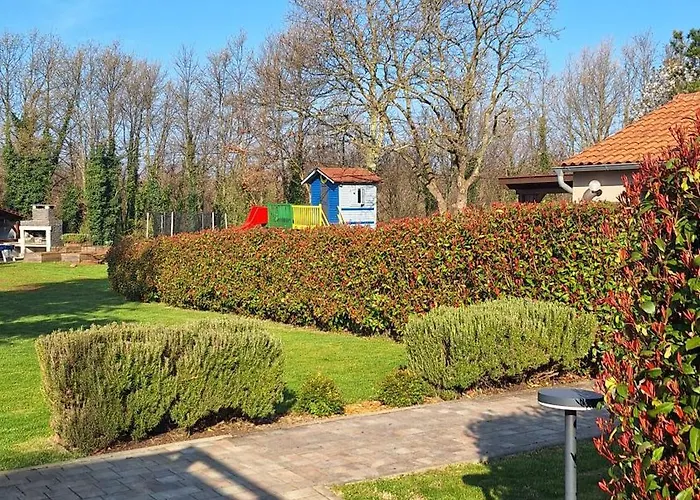 Flora Guest house 4*