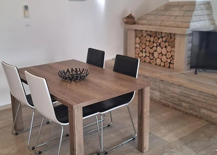 Πανσιόν Flora Pazin