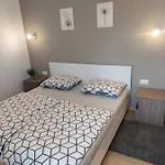 Flora Guest house
