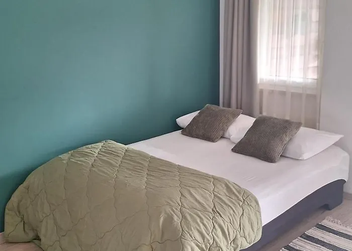 Gæstehus Flora 4*