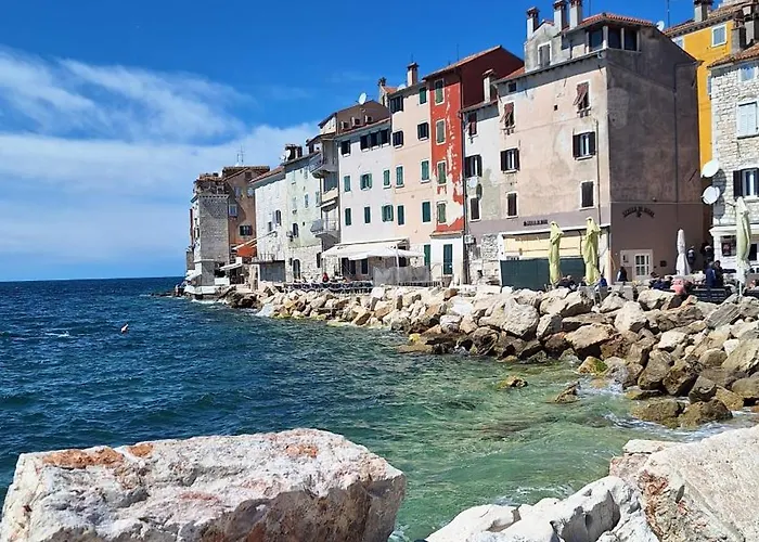 Flora Gostinjska kuća 4*